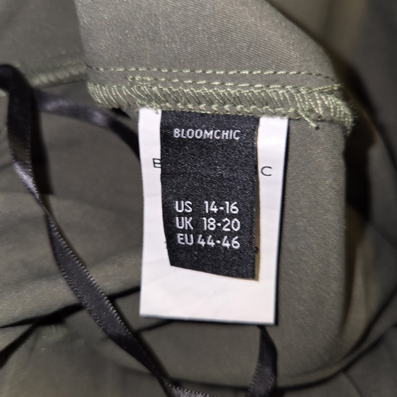 Bloomchic army green flowy skirt size 14 - Picture 5 of 5